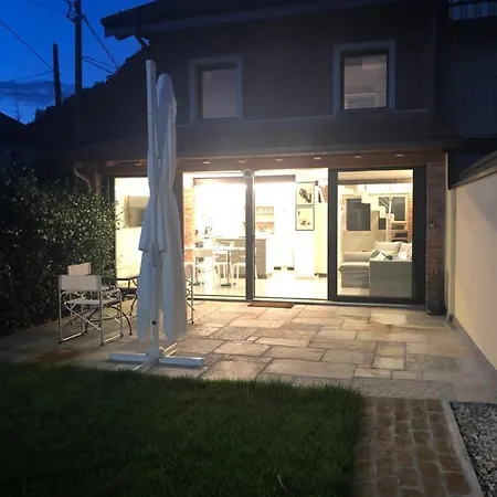 別荘 Luxury Vertical Open Space